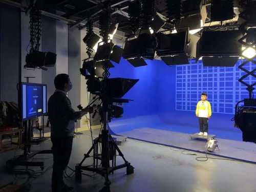 主播姿伶與閃亮小主播 有愛互動繪就廣電節目溫情畫面